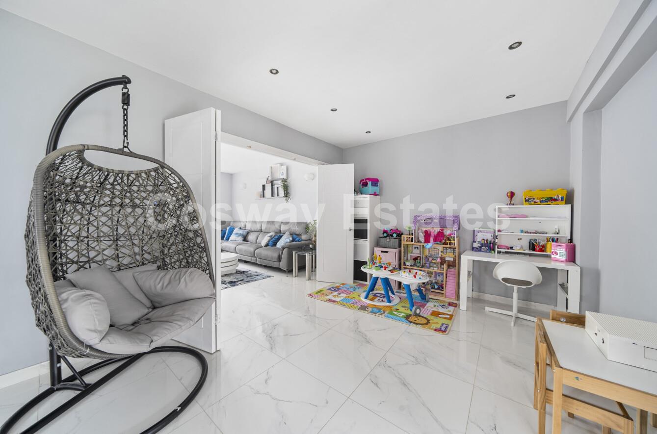 Fairmead Crescent, Edgware